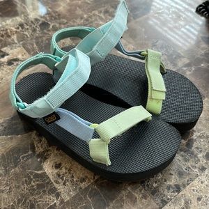 Kids teva sandals